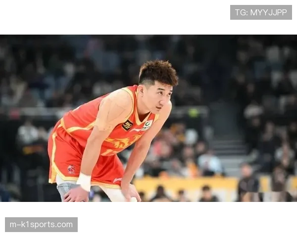 赵睿突破造成孙铭徽第六次犯规，后者无奈提前离场